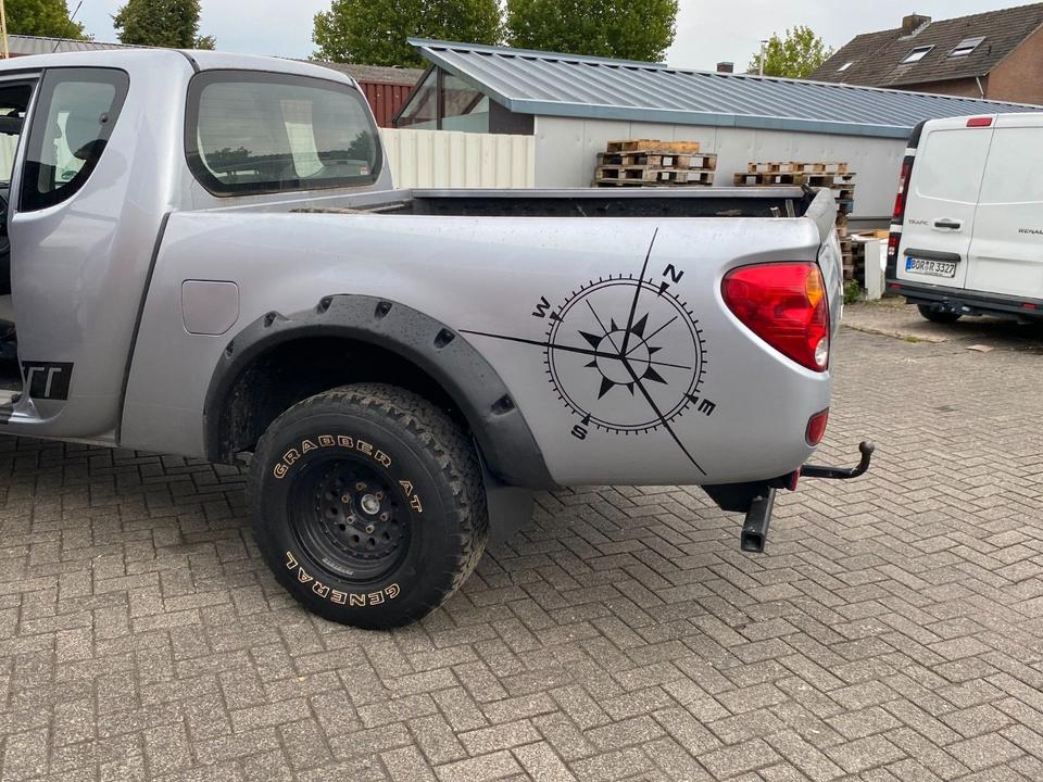 Mitsubishi L200 PICK UP 4X4 пробіг: 218000 рік: März 2010 Diesel ціна: 4999 Silber - Фото 6