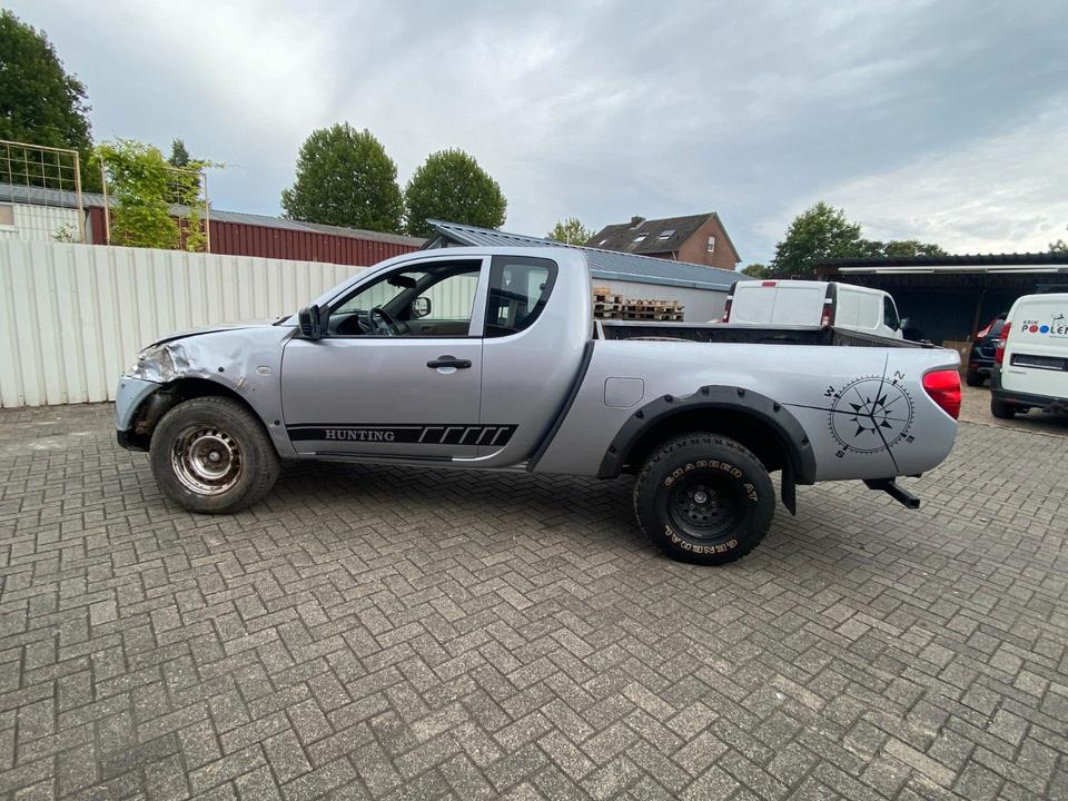 Mitsubishi L200 PICK UP 4X4 пробіг: 218000 рік: März 2010 Diesel ціна: 4999 Silber - Фото 7