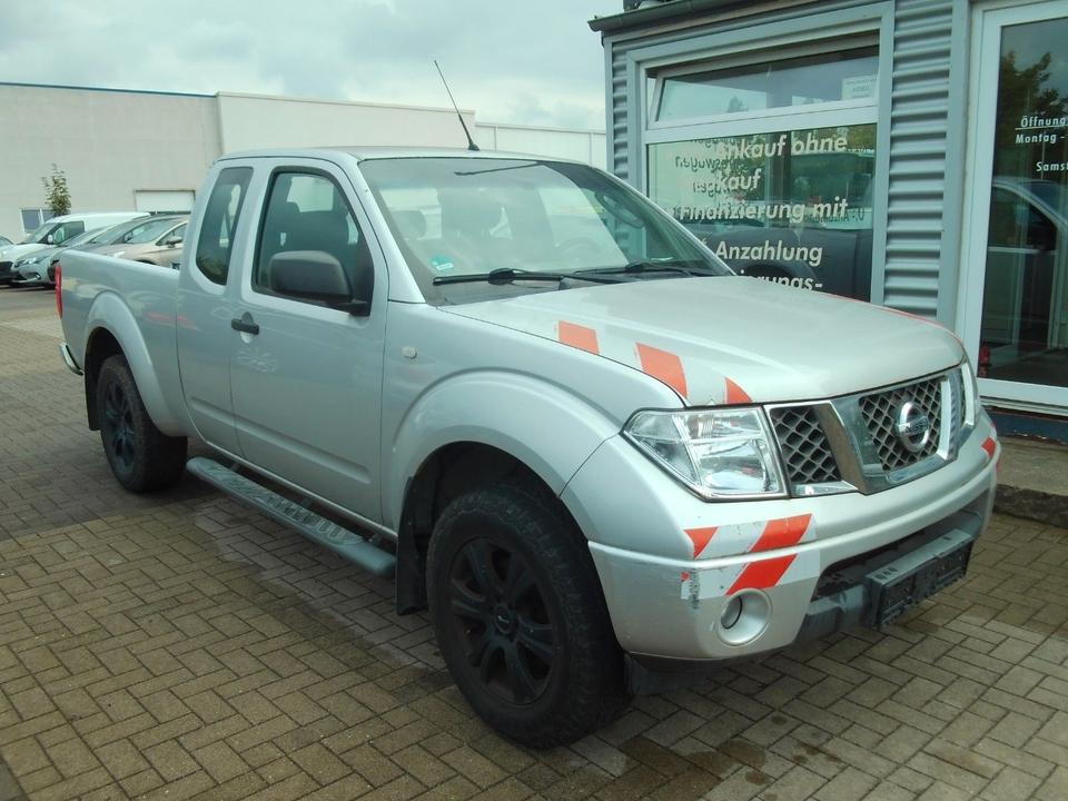 Nissan Navara Pickup King Cab SE 4X4 пробіг: 264000 рік: Dezember 2006 Diesel потужність:171 PS коробка: Manuell ціна: 3900 Silber - Фото 2