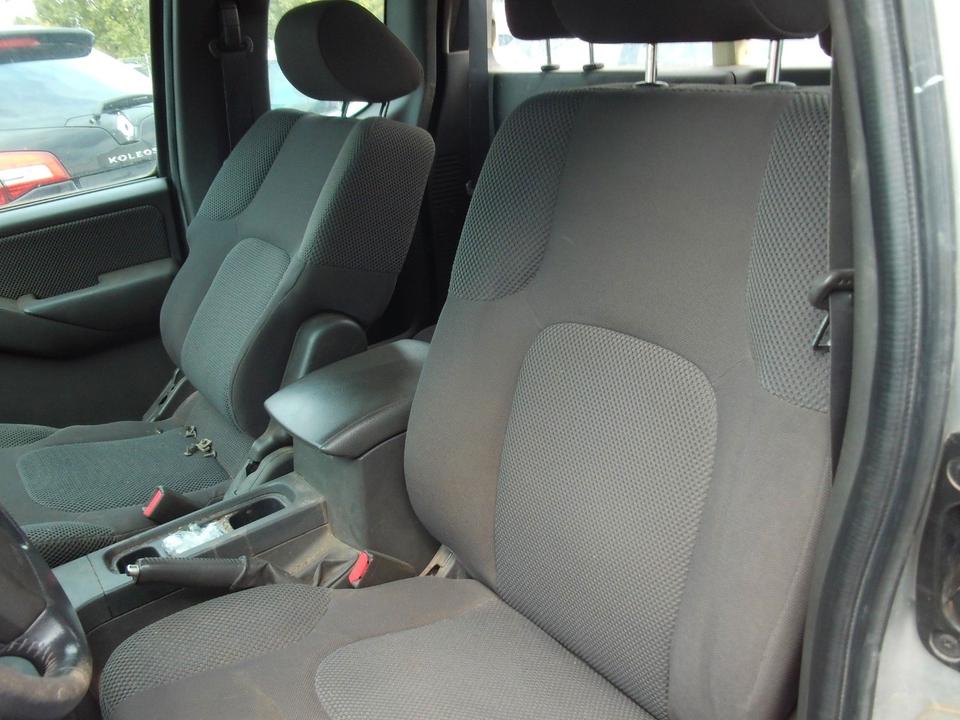 Nissan Navara Pickup King Cab SE 4X4 пробіг: 264000 рік: Dezember 2006 Diesel потужність:171 PS коробка: Manuell ціна: 3900 Silber - Фото 6