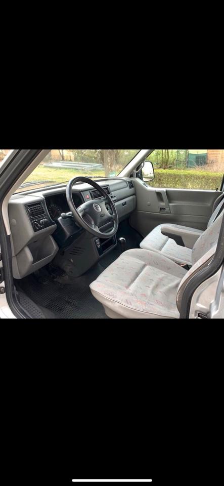 VW t4 Caravelle 2.5 Tdi 102PS  пробіг: 250000 рік: August 2001 Diesel потужність:102 PS коробка: Manuell ціна: 3750 - Фото 4