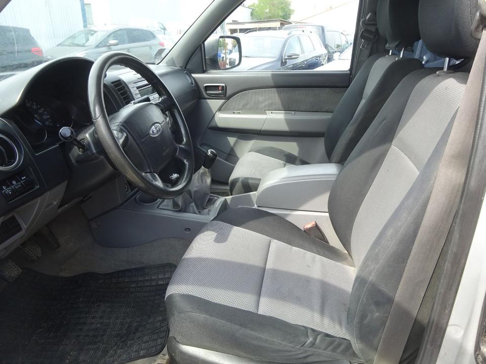 Ford Ranger 2.5 TDCi Extrakabine 4X4 XLT пробіг: 271581 рік: Juni 2008 Diesel потужність:143 PS SUV/Geländewagen ціна: 4500 - Фото 6