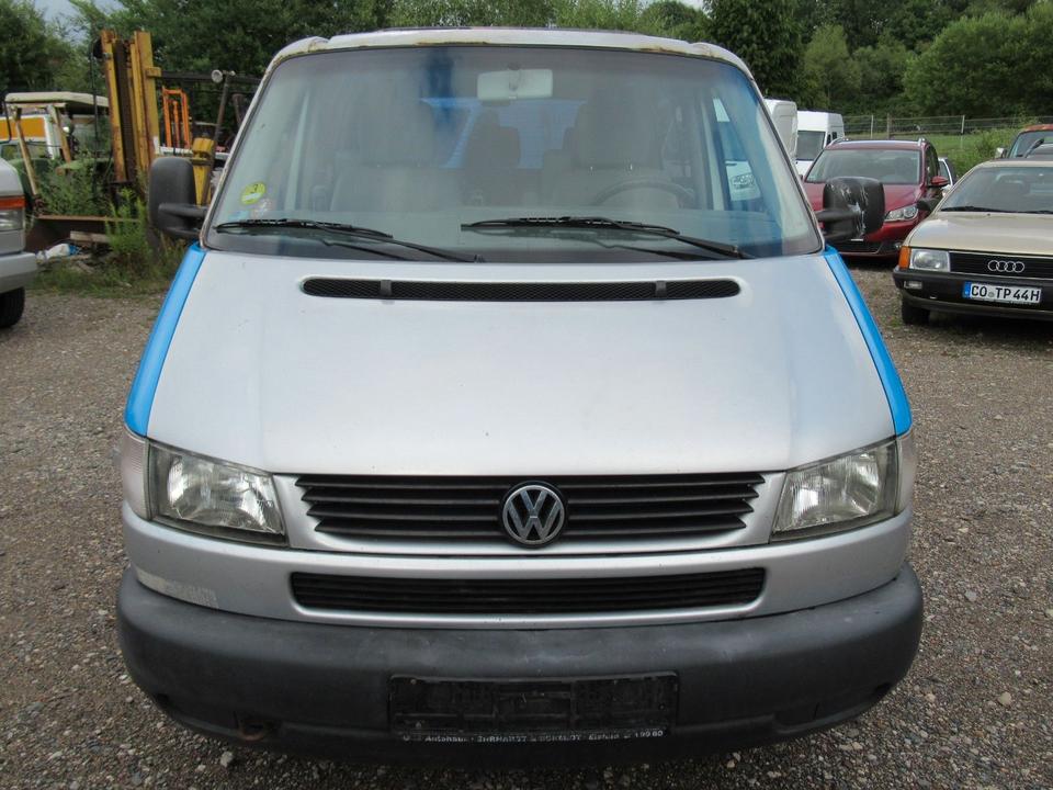 Volkswagen T4 Multivan 2.5 TDI пробіг: 345000 рік: September 2002 Diesel потужність:102 PS коробка: Manuell Silber - Фото 1