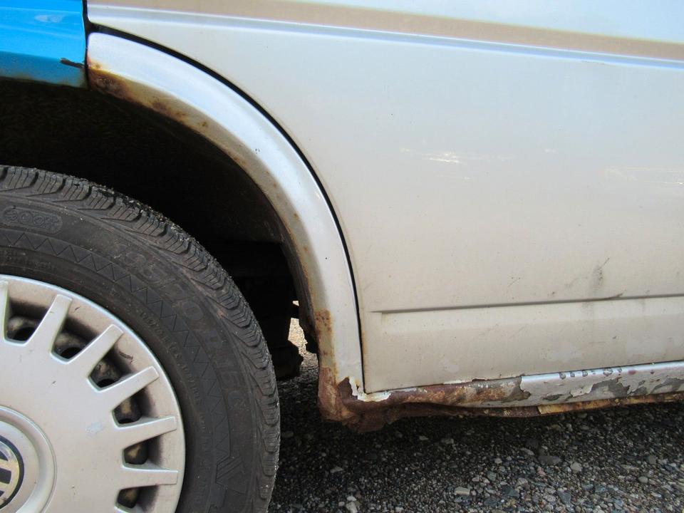 Volkswagen T4 Multivan 2.5 TDI пробіг: 345000 рік: September 2002 Diesel потужність:102 PS коробка: Manuell Silber - Фото 17