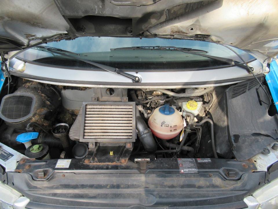 Volkswagen T4 Multivan 2.5 TDI пробіг: 345000 рік: September 2002 Diesel потужність:102 PS коробка: Manuell Silber - Фото 19