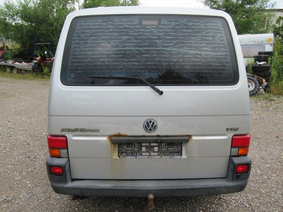 Volkswagen T4 Multivan 2.5 TDI пробіг: 345000 рік: September 2002 Diesel потужність:102 PS коробка: Manuell Silber - Фото 5