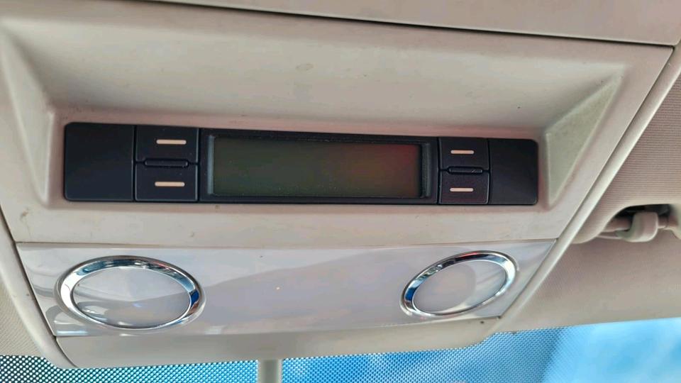 VW T5 Multivan Multivan 2.5 TDI mit Klimatronic und Wohnmobil Zul пробіг: 448753 рік: September 2005 Diesel потужність:174 PS коробка: Manuell ціна: 3000 - Фото 9