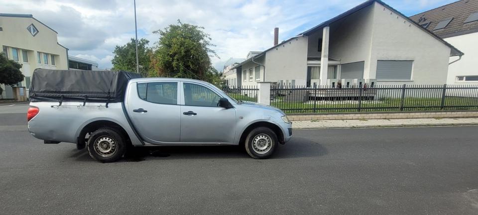 Mitsubishi L200 - Kaot 1. Hand TÜV Juni 26 пробіг: 267000 рік: Mai 2012 Diesel потужність:127 PS коробка: Manuell ціна: 5900 - Фото 1