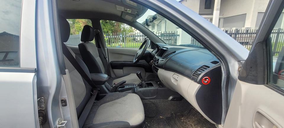 Mitsubishi L200 - Kaot 1. Hand TÜV Juni 26 пробіг: 267000 рік: Mai 2012 Diesel потужність:127 PS коробка: Manuell ціна: 5900 - Фото 10