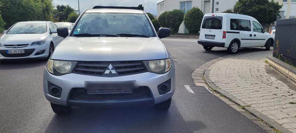 Mitsubishi L200 - Kaot 1. Hand TÜV Juni 26 пробіг: 267000 рік: Mai 2012 Diesel потужність:127 PS коробка: Manuell ціна: 5900 - Фото 2