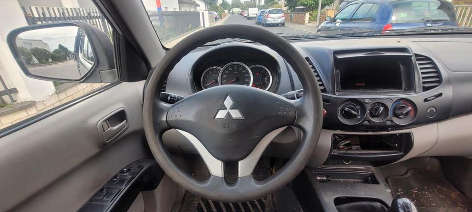 Mitsubishi L200 - Kaot 1. Hand TÜV Juni 26 пробіг: 267000 рік: Mai 2012 Diesel потужність:127 PS коробка: Manuell ціна: 5900 - Фото 7