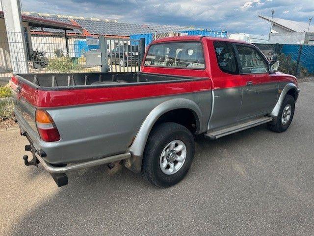 Mitsubishi L200 пробіг: 136000 рік: Februar 2002 Diesel потужність:99 PS ціна: 4999 Rot - Фото 11