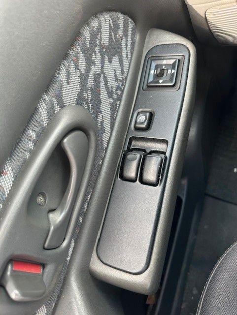 Mitsubishi L200 пробіг: 136000 рік: Februar 2002 Diesel потужність:99 PS ціна: 4999 Rot - Фото 16