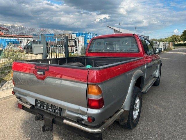 Mitsubishi L200 пробіг: 136000 рік: Februar 2002 Diesel потужність:99 PS ціна: 4999 Rot - Фото 4