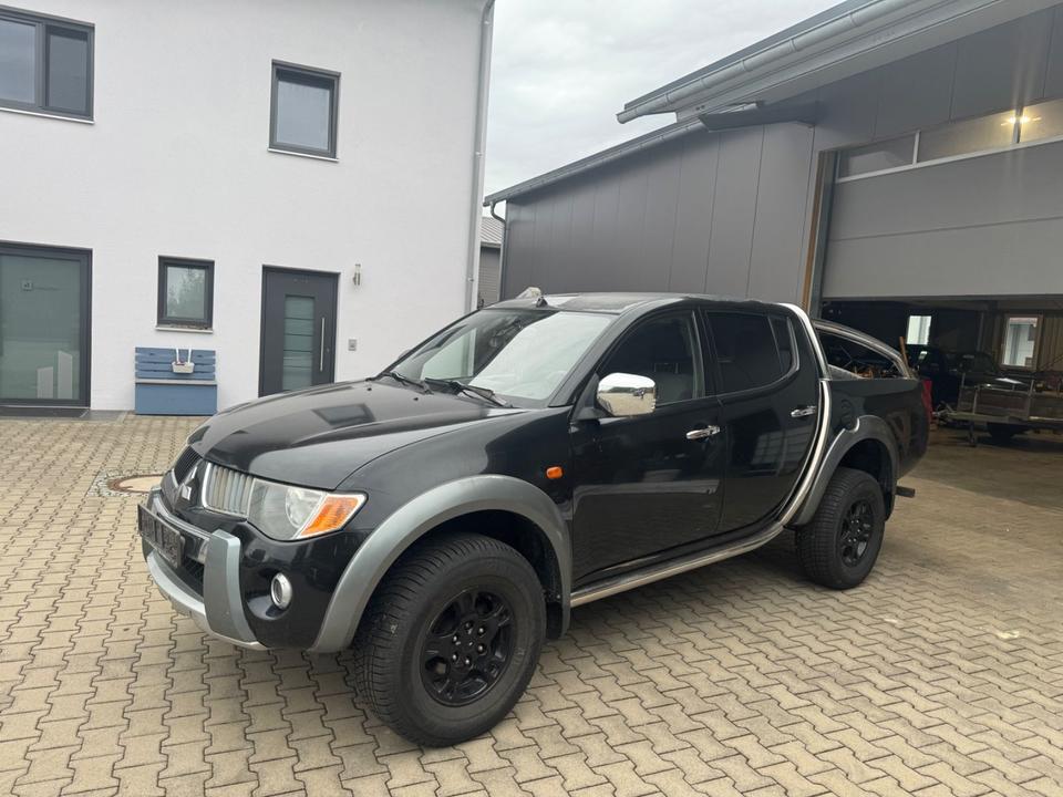 Mitsubishi L200 2.5 4WD пробіг: 235000 рік: März 2008 Diesel потужність:165 PS коробка: Manuell ціна: 5900 - Фото 0