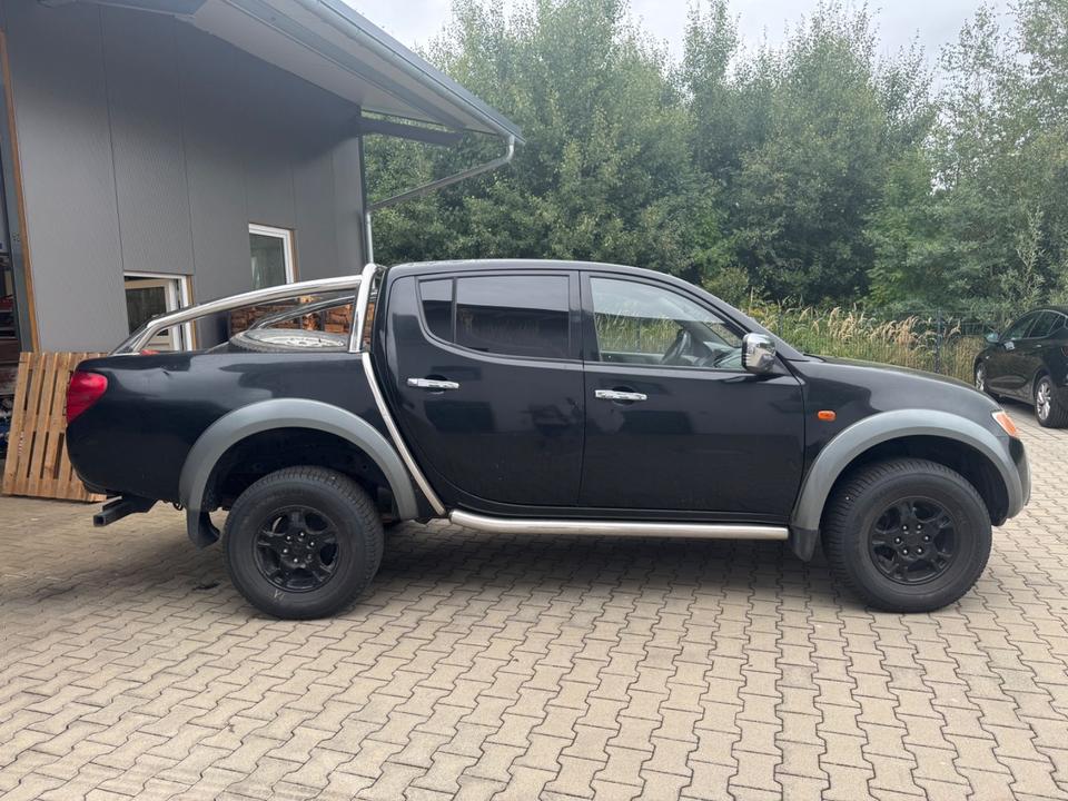 Mitsubishi L200 2.5 4WD пробіг: 235000 рік: März 2008 Diesel потужність:165 PS коробка: Manuell ціна: 5900 - Фото 3