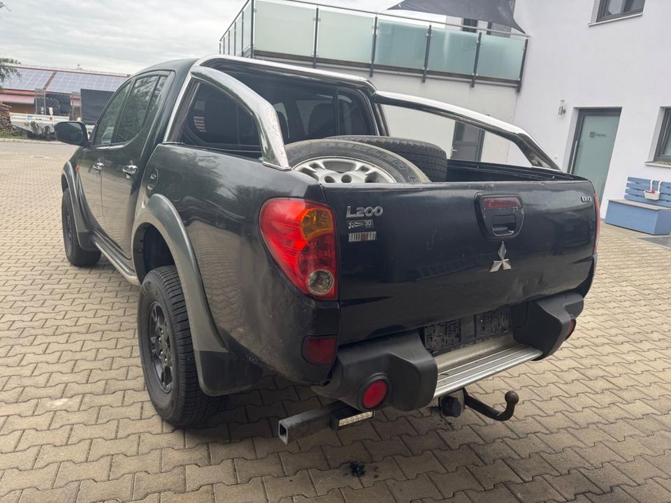 Mitsubishi L200 2.5 4WD пробіг: 235000 рік: März 2008 Diesel потужність:165 PS коробка: Manuell ціна: 5900 - Фото 5