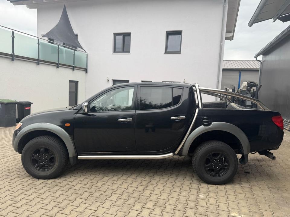 Mitsubishi L200 2.5 4WD пробіг: 235000 рік: März 2008 Diesel потужність:165 PS коробка: Manuell ціна: 5900 - Фото 6