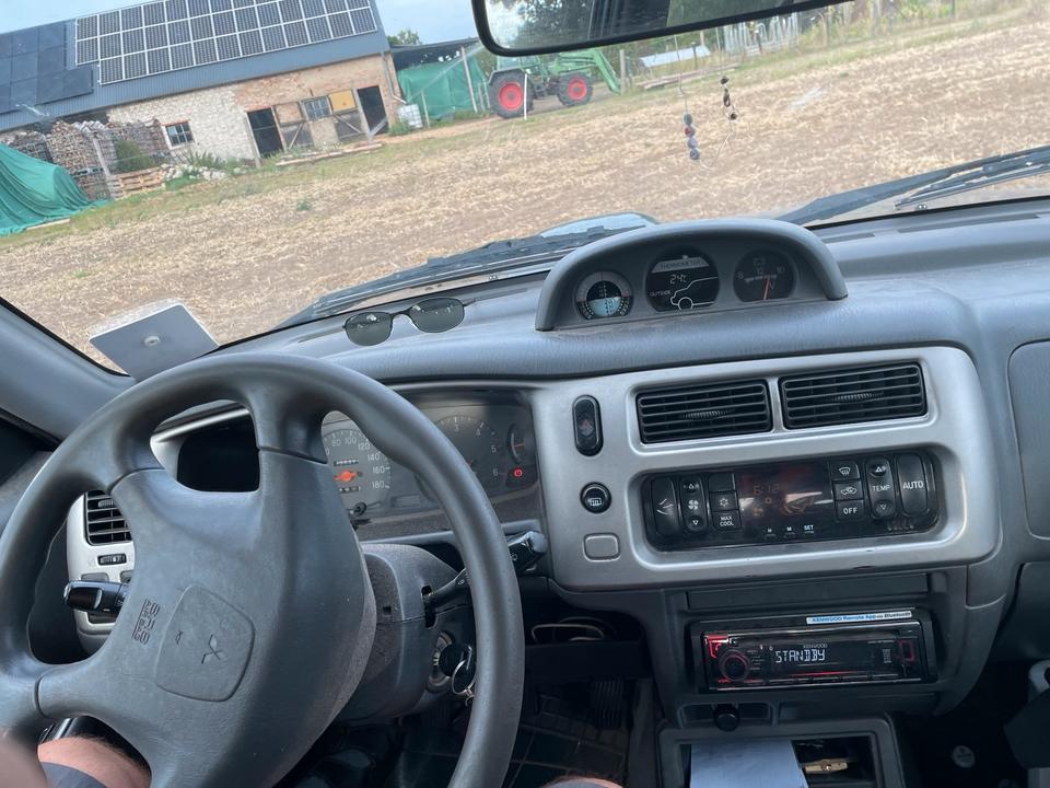 Mitsubishi L200 Etense пробіг: 395600 рік: Februar 2005 Diesel потужність:105 PS коробка: Manuell ціна: 5000 - Фото 3