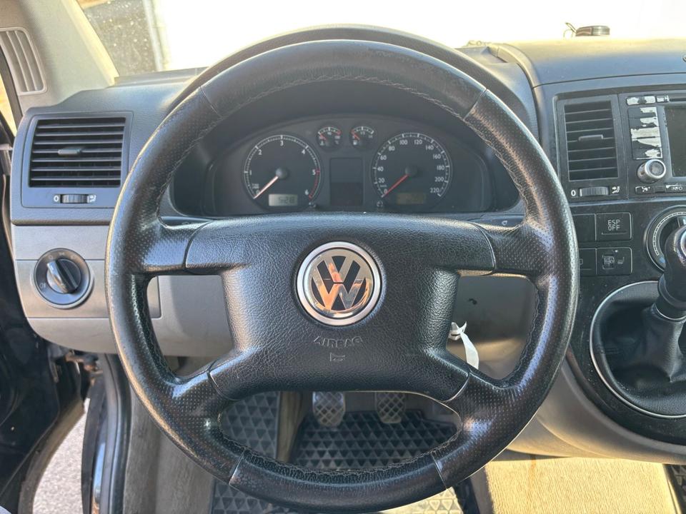 Купити надійний бус Volkswagen T5 Transporter Bus Multivan пробіг: 321450 рік: Juli 2006 Diesel потужність:131 PS ціна: 2950 - Фото 10