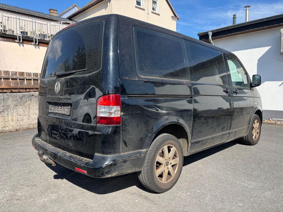 Купити надійний бус Volkswagen T5 Transporter Bus Multivan пробіг: 321450 рік: Juli 2006 Diesel потужність:131 PS ціна: 2950 - Фото 3
