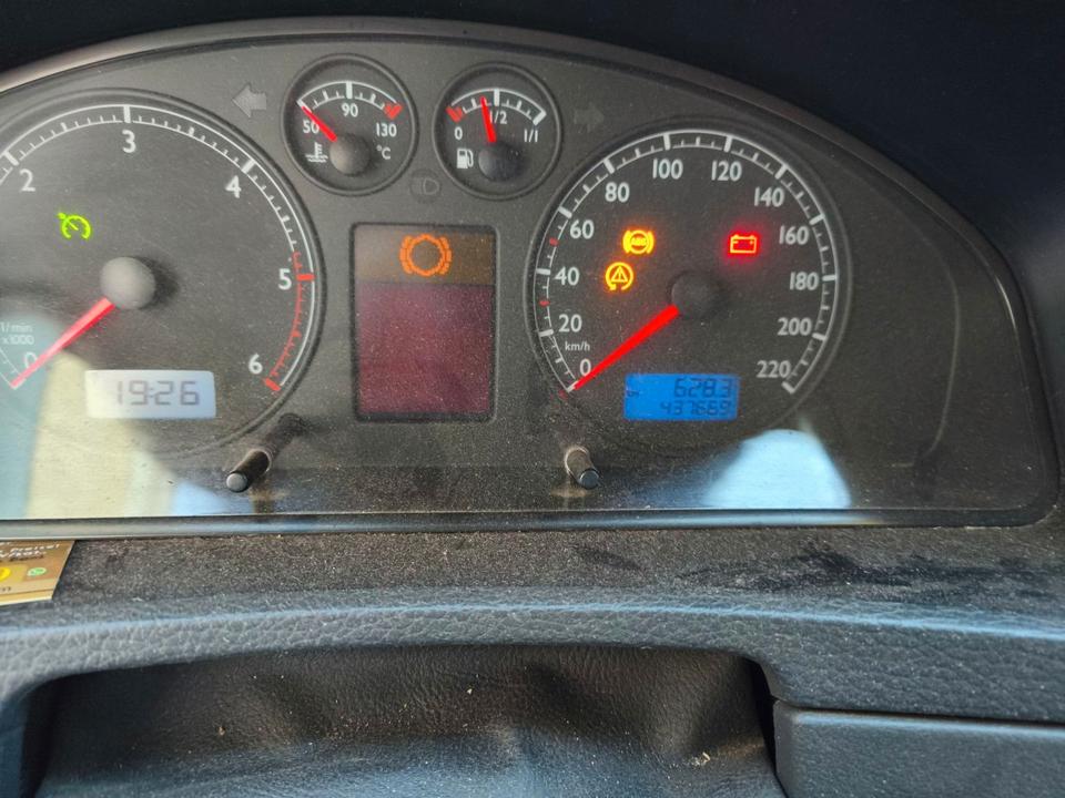 Volkswagen T5 Multivan пробіг: 480000 рік: November 2003 Diesel потужність:131 PS ціна: 2900 - Фото 12