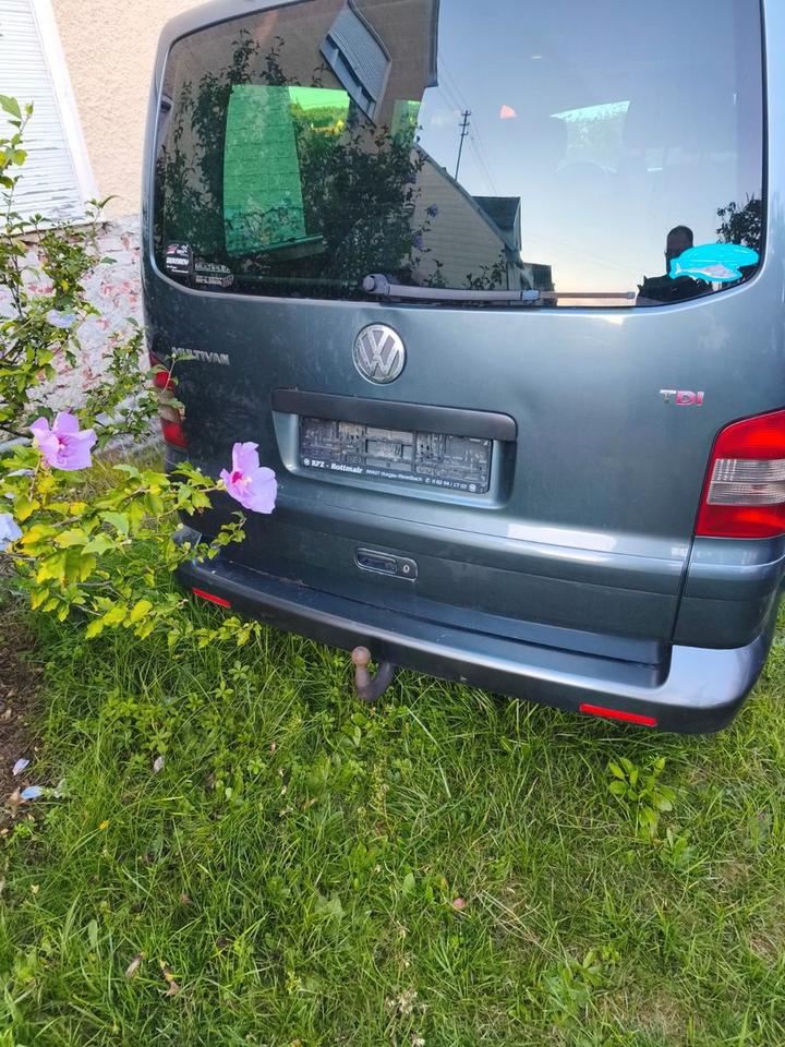 Volkswagen T5 Multivan пробіг: 480000 рік: November 2003 Diesel потужність:131 PS ціна: 2900 - Фото 3