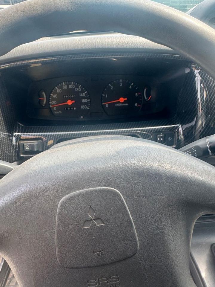 Mitsubishi L200 пробіг: 290000 рік: Mai 2002 Diesel потужність:116 PS коробка: Manuell ціна: 2900 - Фото 5
