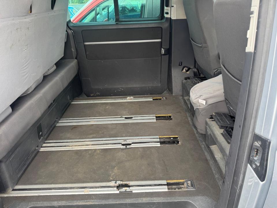 Volkswagen T5 Multivan  пробіг: 370000 рік: Dezember 2007 Diesel потужність:131 PS коробка: Manuell ціна: 2900 - Фото 13