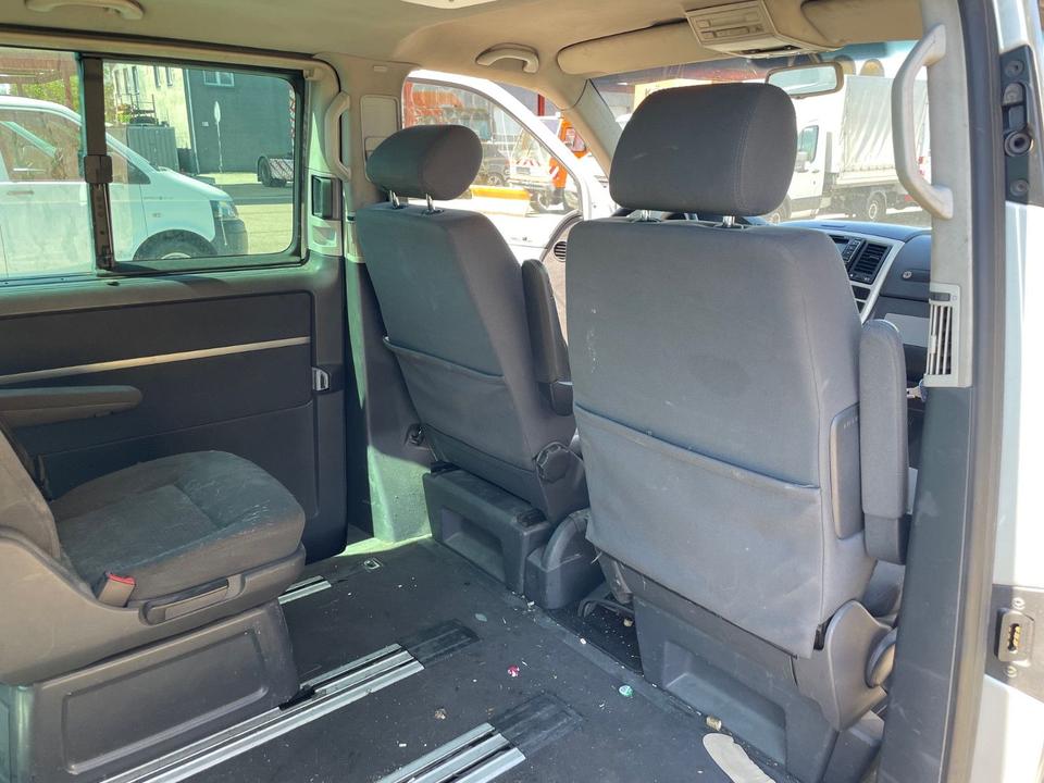 Volkswagen T5 Multivan 2.5 TDI 2x Schiebetür Klima AHK рік: September 2003 Diesel потужність:174 PS коробка: Manuell ціна: 2990 - Фото 18