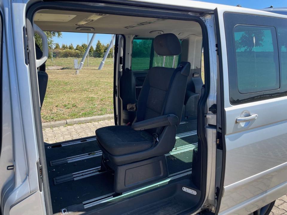 Volkswagen T5 Multivan 2.5 TDI 2x Schiebetür Klima AHK рік: September 2003 Diesel потужність:174 PS коробка: Manuell ціна: 2990 - Фото 24