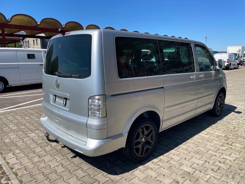 Volkswagen T5 Multivan 2.5 TDI 2x Schiebetür Klima AHK рік: September 2003 Diesel потужність:174 PS коробка: Manuell ціна: 2990 - Фото 5