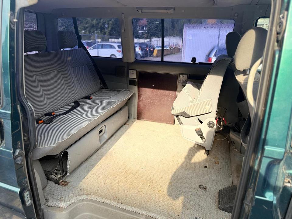 VW T4 Multivan пробіг: 365000 рік: März 1996 Diesel потужність:102 PS коробка: Manuell ціна: 2900 - Фото 1
