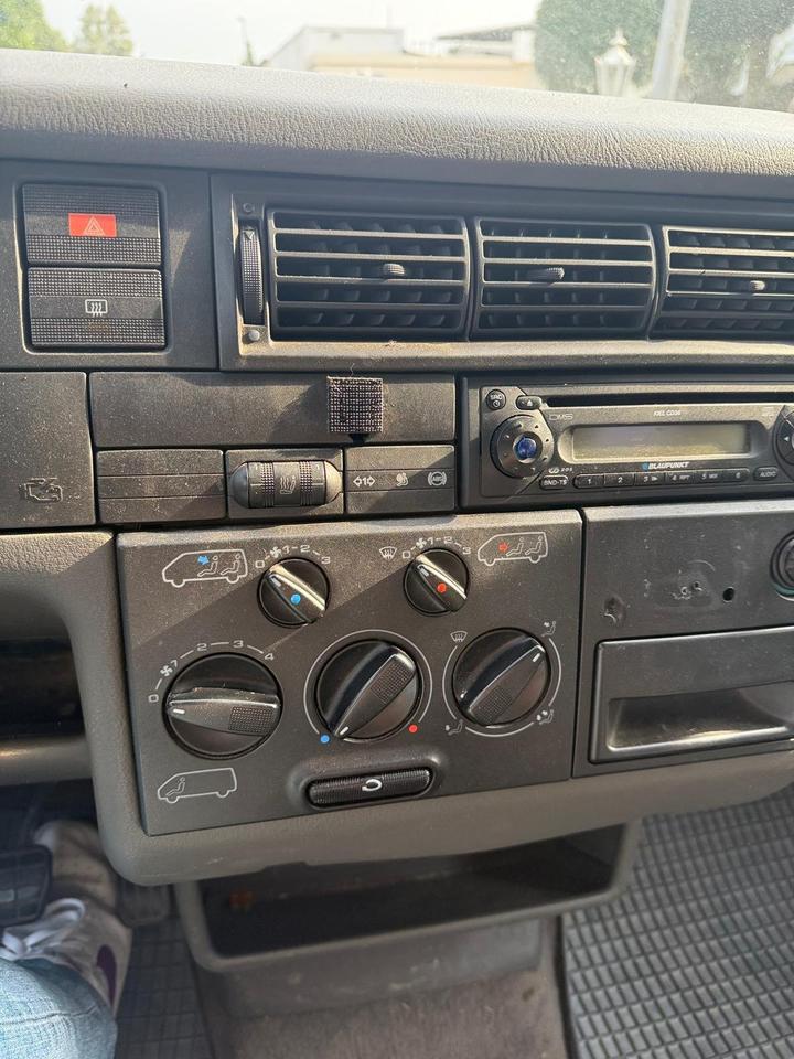 VW T4 Multivan пробіг: 365000 рік: März 1996 Diesel потужність:102 PS коробка: Manuell ціна: 2900 - Фото 5