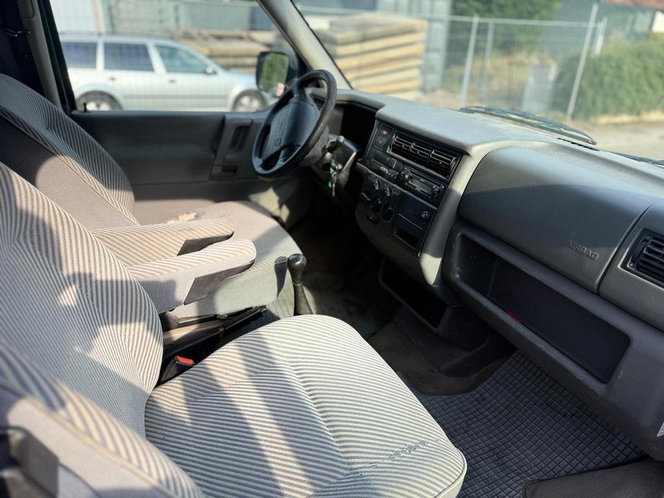 VW T4 Multivan пробіг: 365000 рік: März 1996 Diesel потужність:102 PS коробка: Manuell ціна: 2900 - Фото 6