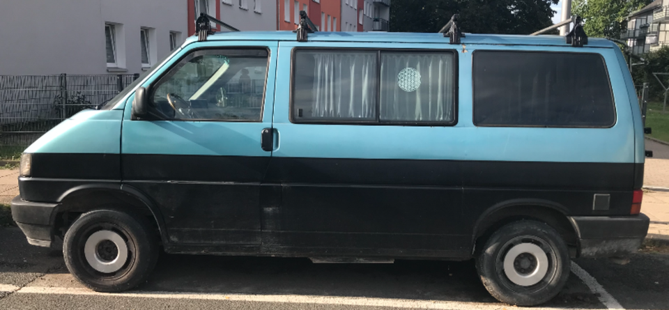 VW T4 Multivan пробіг: 386000 рік: September 1991 Diesel потужність:75 PS коробка: Manuell ціна: 2390 - Фото 1