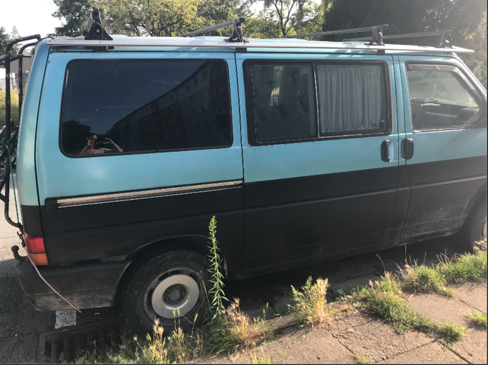 VW T4 Multivan пробіг: 386000 рік: September 1991 Diesel потужність:75 PS коробка: Manuell ціна: 2390 - Фото 3