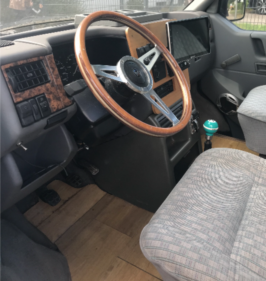 VW T4 Multivan пробіг: 386000 рік: September 1991 Diesel потужність:75 PS коробка: Manuell ціна: 2390 - Фото 8