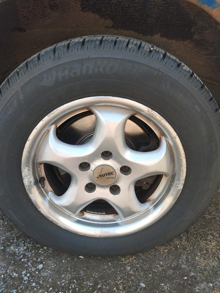 VW Multivan T4 Bastlerfahrzeug пробіг: 441000 рік: September 2000 Diesel коробка: Manuell ціна: 3000 - Фото 0