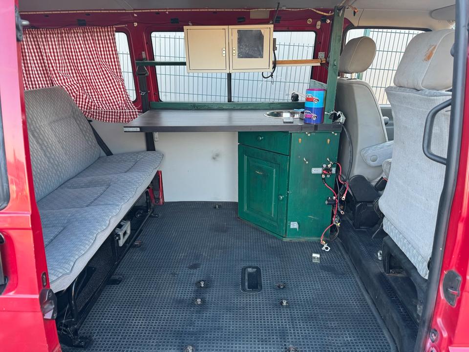 VW T4 1.9TD Camper Multivan пробіг: 248000 рік: August 1997 Diesel потужність:68 PS коробка: Manuell ціна: 3500 - Фото 3