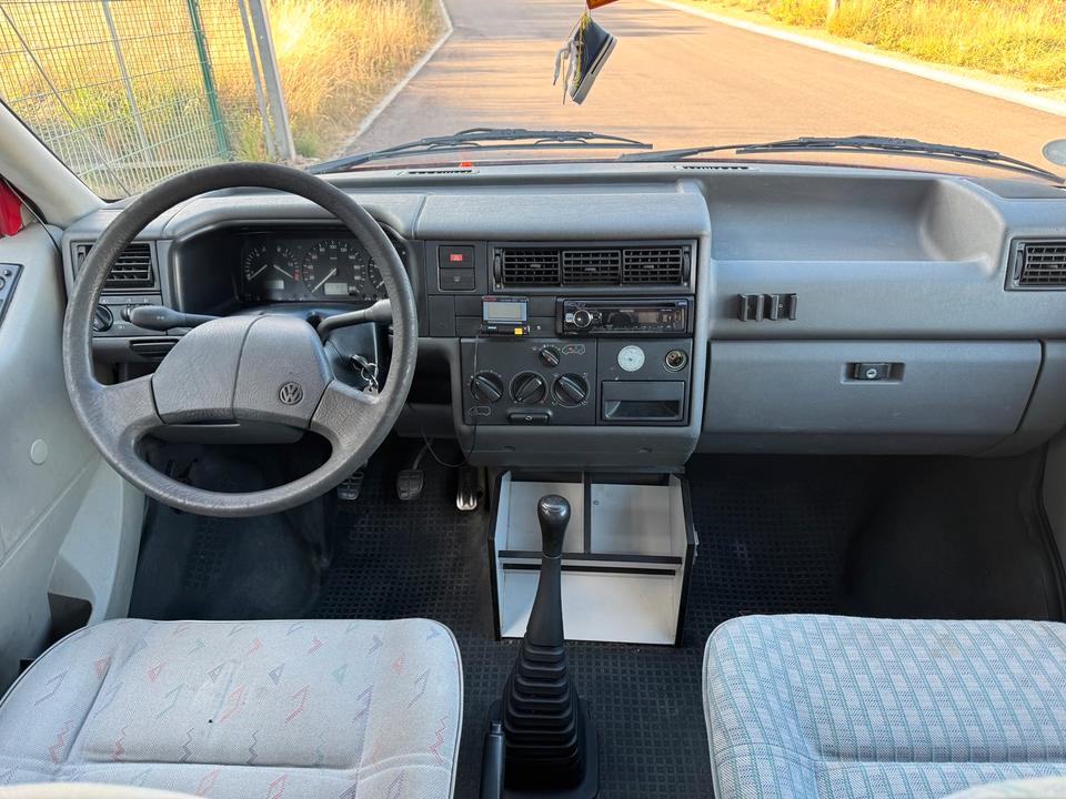 VW T4 1.9TD Camper Multivan пробіг: 248000 рік: August 1997 Diesel потужність:68 PS коробка: Manuell ціна: 3500 - Фото 6