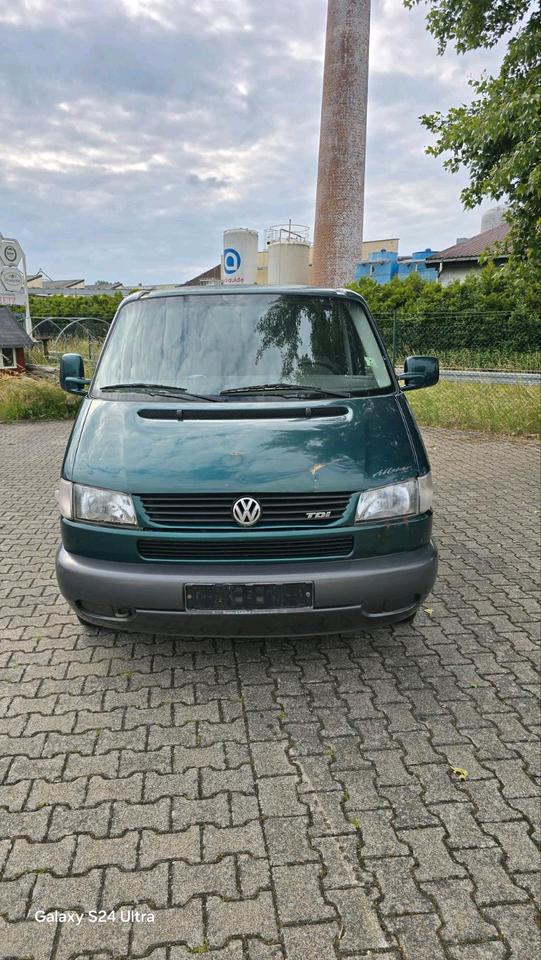 T4 Multivan  2.5 Diesel пробіг: 326712 рік: April 1998 Diesel потужність:102 PS коробка: Manuell ціна: 3499 - Фото 0
