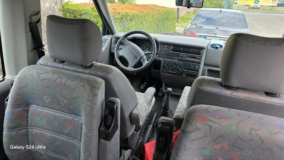 T4 Multivan  2.5 Diesel пробіг: 326712 рік: April 1998 Diesel потужність:102 PS коробка: Manuell ціна: 3499 - Фото 3