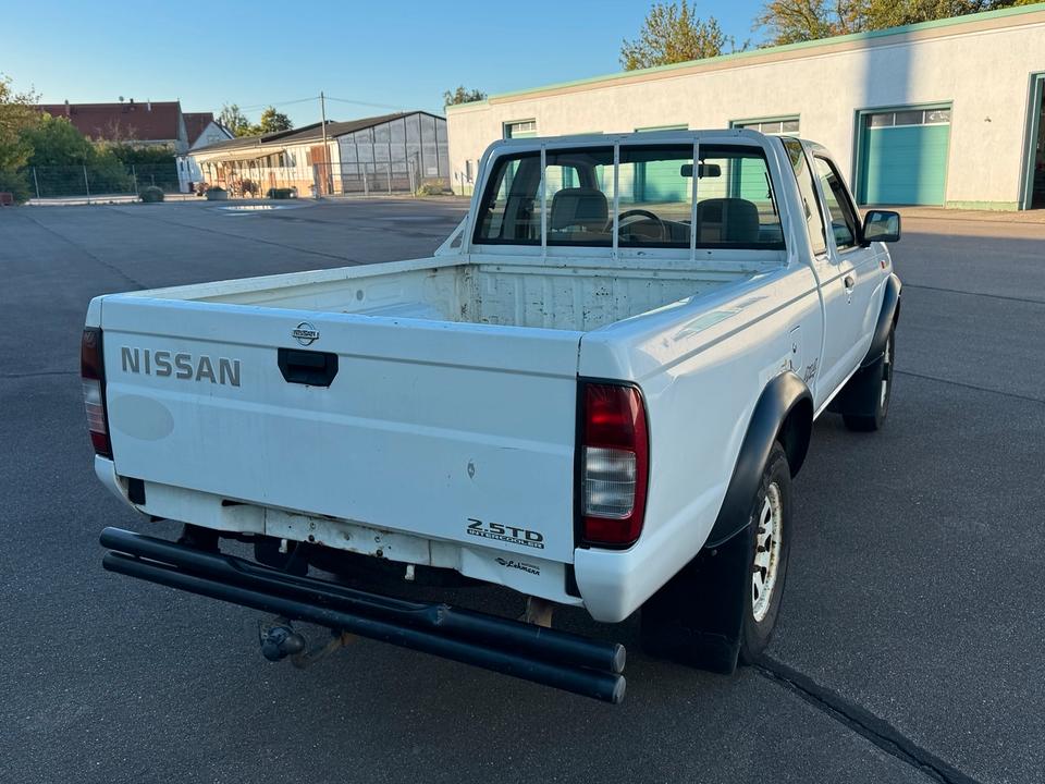 Nissan D22 Allrad пробіг: 130808 рік: September 2000 Diesel потужність:103 PS коробка: Manuell ціна: 3500 - Фото 3