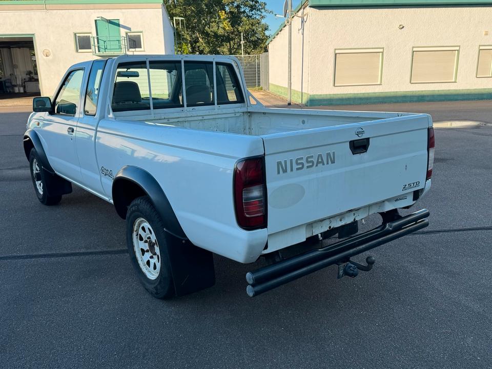 Nissan D22 Allrad пробіг: 130808 рік: September 2000 Diesel потужність:103 PS коробка: Manuell ціна: 3500 - Фото 4