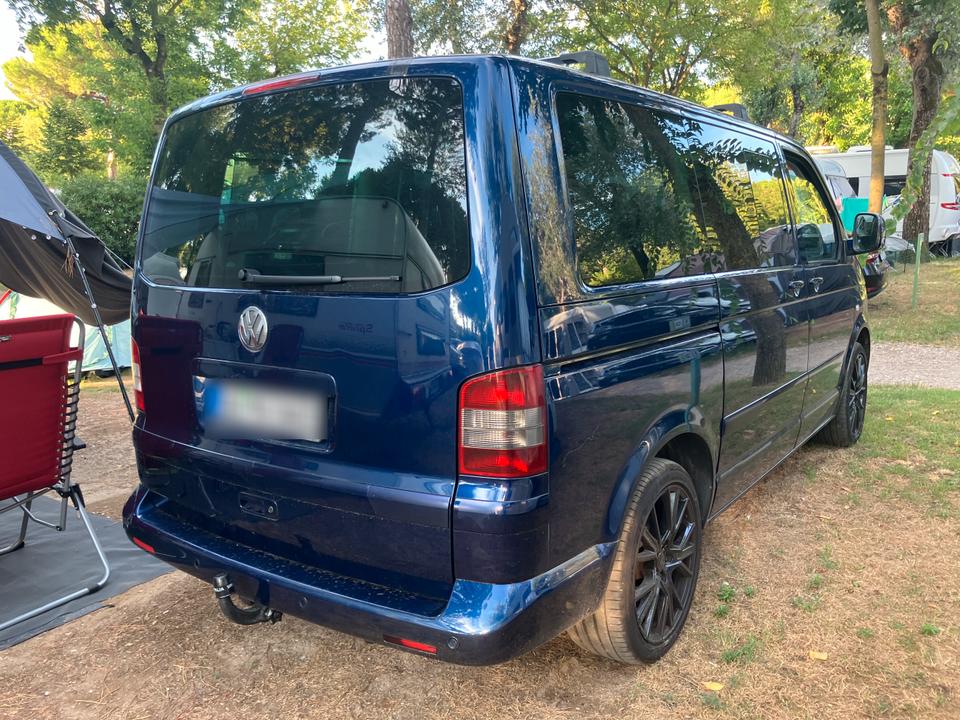 VW T5 Multivan 2,5 TDI 96 kw - 6 Gang Schalter - 6 Sitzer - пробіг: 450000 Beschädigtes Fahrzeug рік: März 2004 Diesel потужність:131 PS коробка: Manuell ціна: 2950 - Фото 1