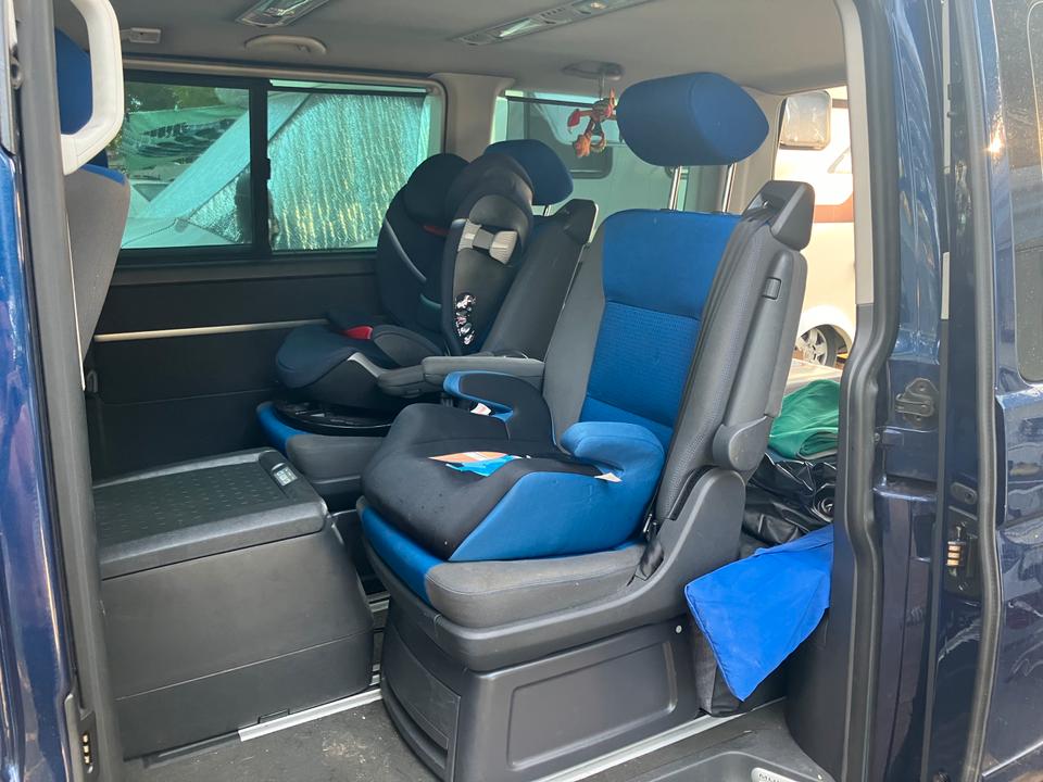 VW T5 Multivan 2,5 TDI 96 kw - 6 Gang Schalter - 6 Sitzer - пробіг: 450000 Beschädigtes Fahrzeug рік: März 2004 Diesel потужність:131 PS коробка: Manuell ціна: 2950 - Фото 3