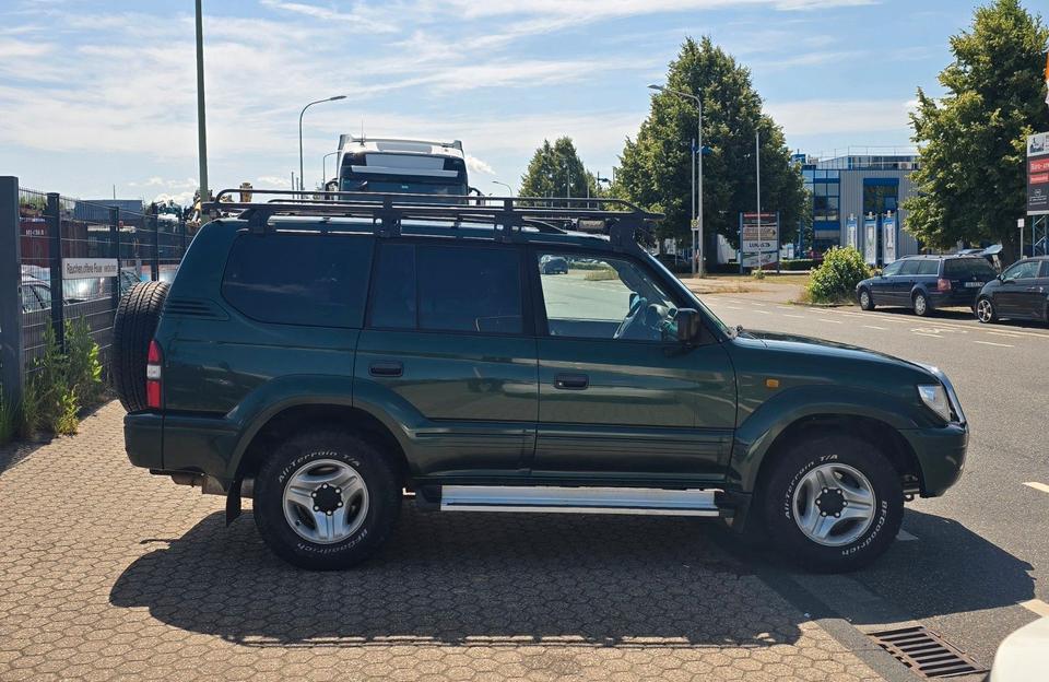 Придбати надійний джип для ЗСУ Toyota Land Cruiser 3.4 LPG Gasanlage 4x4 пробіг: 352000 рік: Juni 2001 Benzin потужність:178 PS коробка: Automatik ціна: 6000 - Фото 3