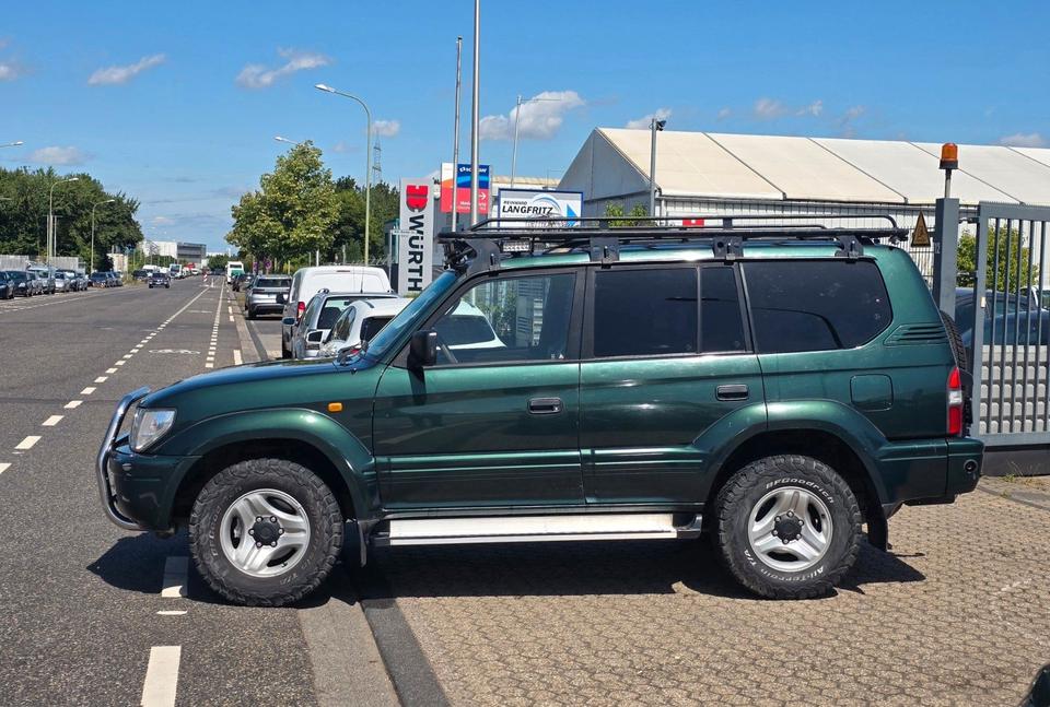 Придбати надійний джип для ЗСУ Toyota Land Cruiser 3.4 LPG Gasanlage 4x4 пробіг: 352000 рік: Juni 2001 Benzin потужність:178 PS коробка: Automatik ціна: 6000 - Фото 4
