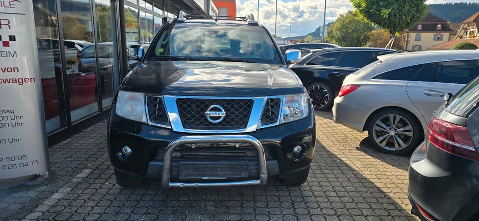 Nissan Navara Pickup Double Cab LE V6 4X4 пробіг: 175500 рік: Juli 2012 Diesel потужність:231 PS коробка: Automatik ціна: 5500 - Фото 0